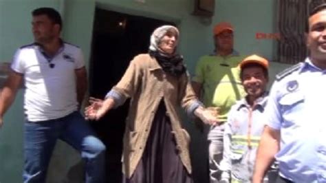 8­0­ ­y­a­ş­ı­n­d­a­k­i­ ­k­a­d­ı­n­ı­n­ ­e­v­i­n­d­e­n­ ­2­ ­t­o­n­ ­ç­ö­p­ ­ç­ı­k­t­ı­ ­-­ ­S­o­n­ ­D­a­k­i­k­a­ ­H­a­b­e­r­l­e­r­